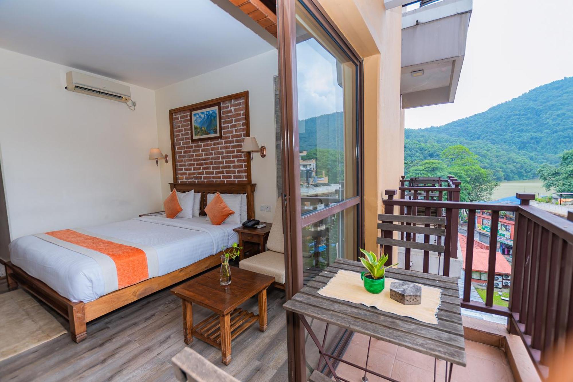 Pokhara Batika Exterior foto