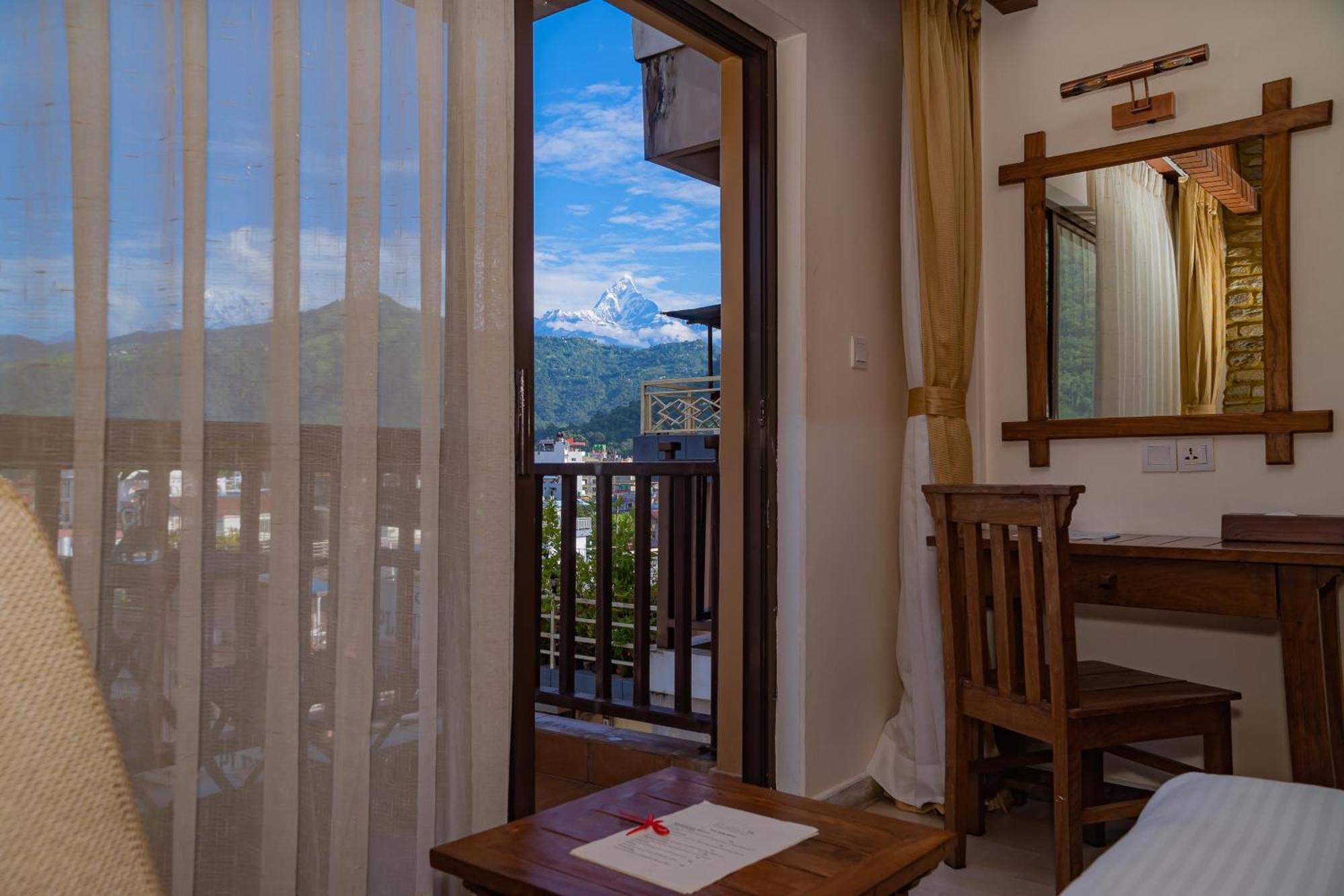 Pokhara Batika Exterior foto